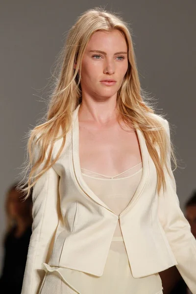 Look 27